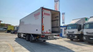 truck CF75IV-FAN 75.360 U 6x2 Space Cab CV457XY 83321